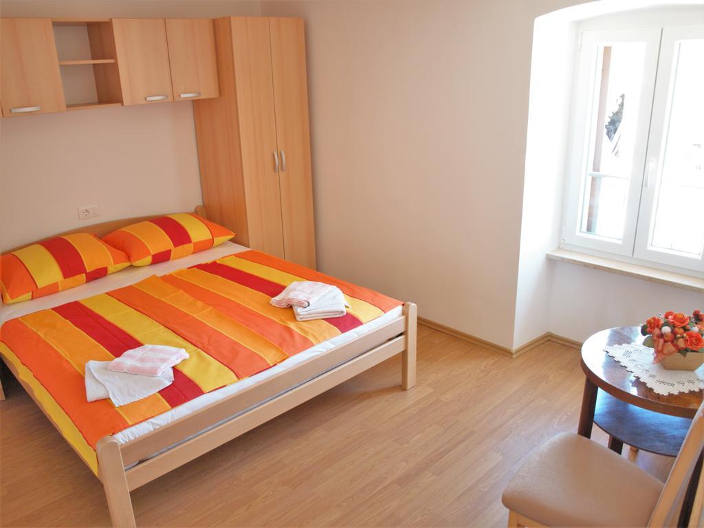 Apartment Rado เวอร์บนิค ภายนอก รูปภาพ